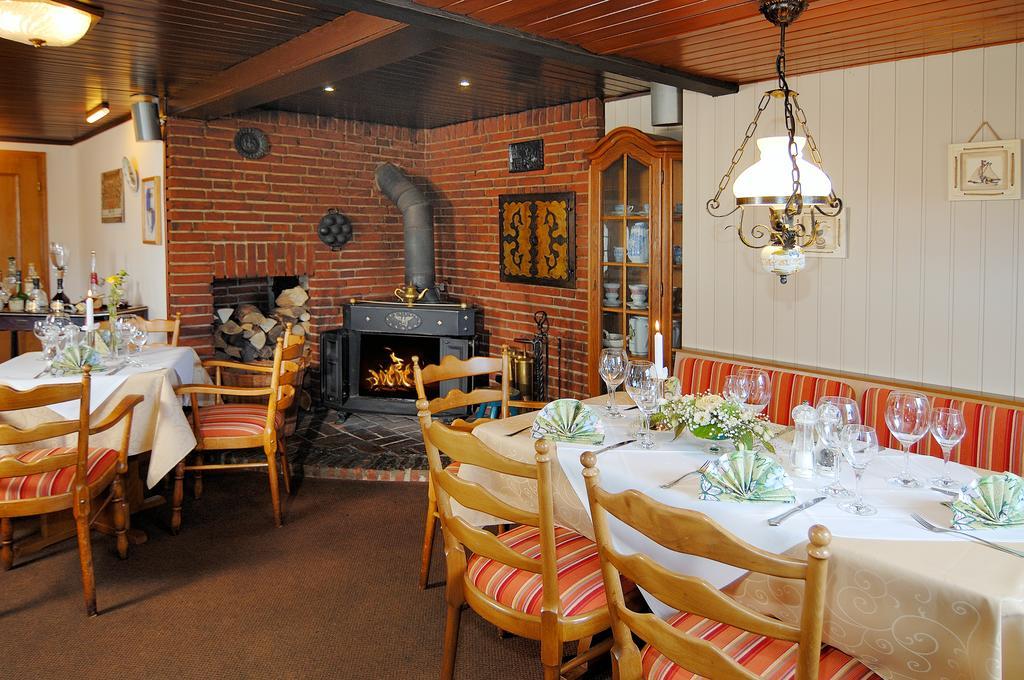 Niesgrau Hotel-Restaurant Faehr-Cafe מראה חיצוני תמונה